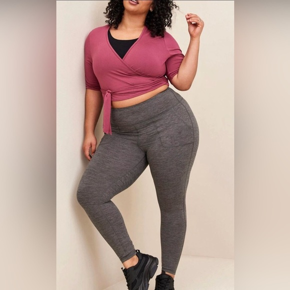 Torrid 2 Active Pink Yoga Super Soft Jersey Crop Wrap Active L/S Top, size 2 - Picture 1 of 13